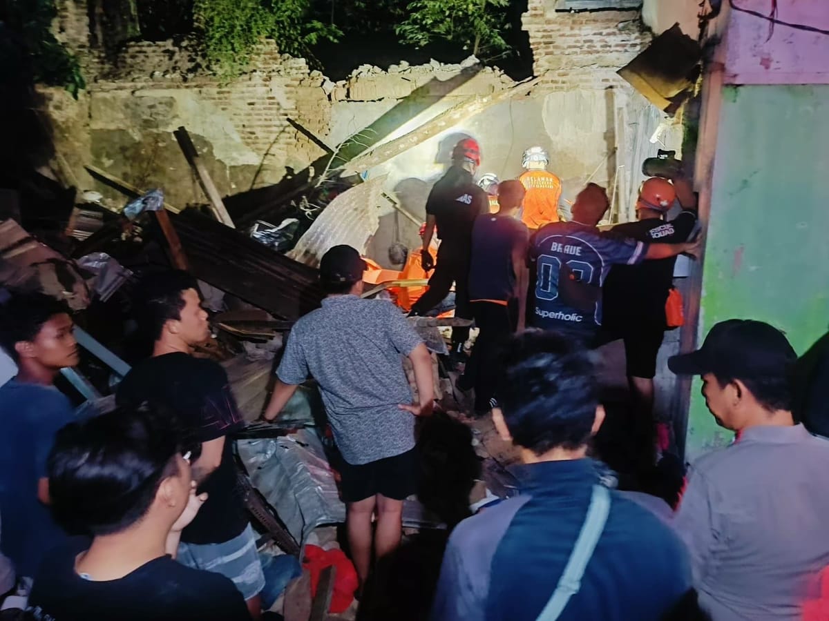 Satu Warga Tewas dalam Insiden Rumah Roboh di Semarang