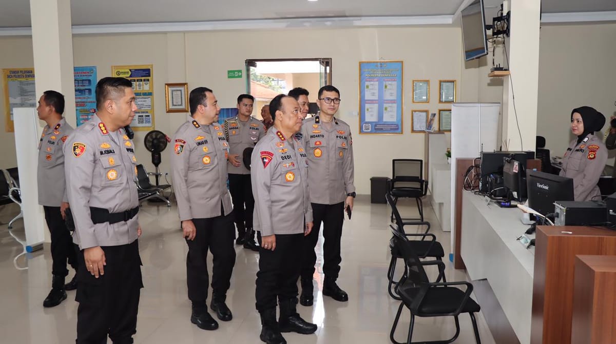 Wakapolri Cek Ruang Pembuatan SKCK Polresta Denpasar untuk Tingkatkan Pelayanan Publik