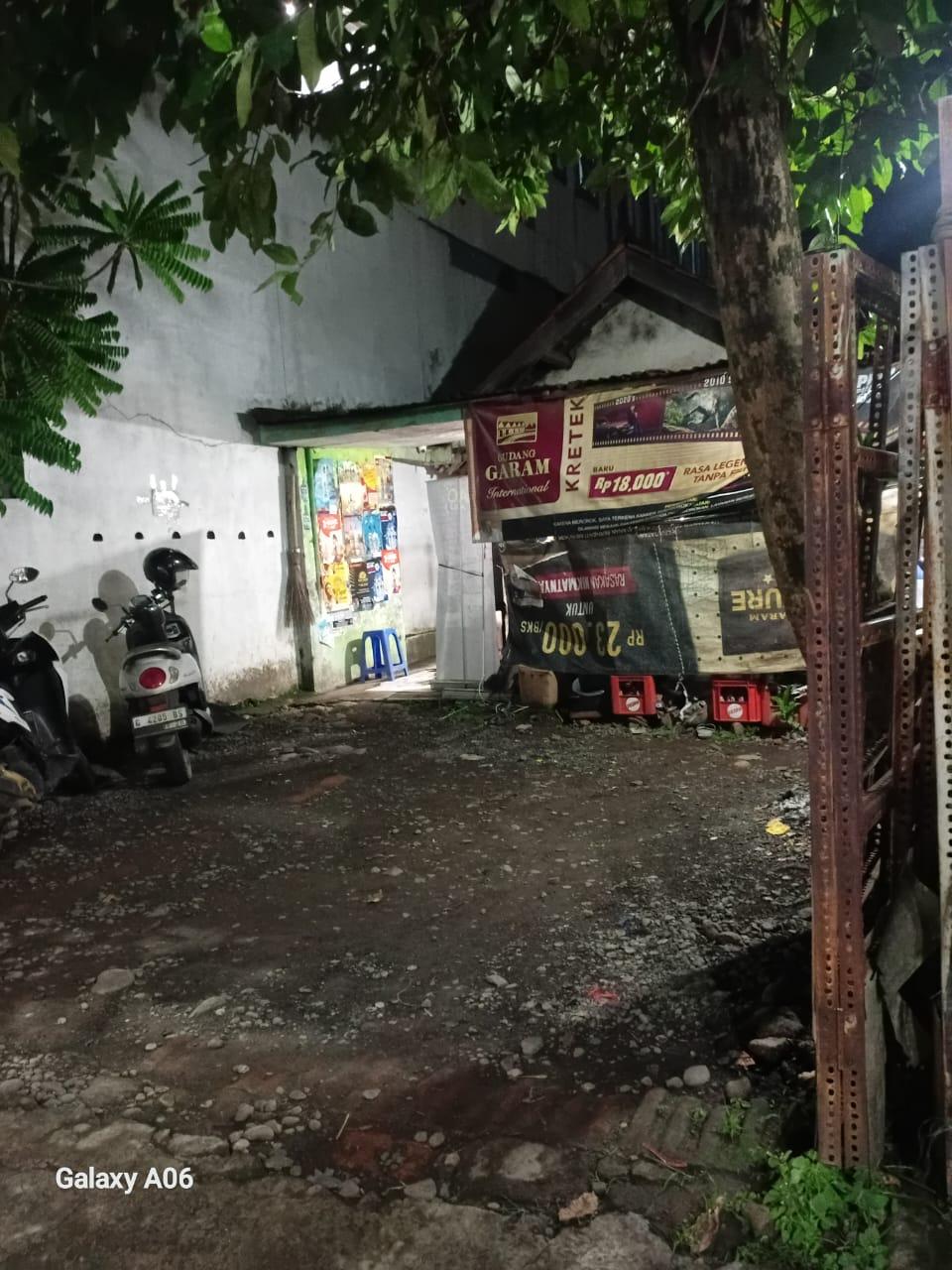 Warga Geruduk Toko Penjual Miras di Karanganyar karena Dianggap Meresahkan