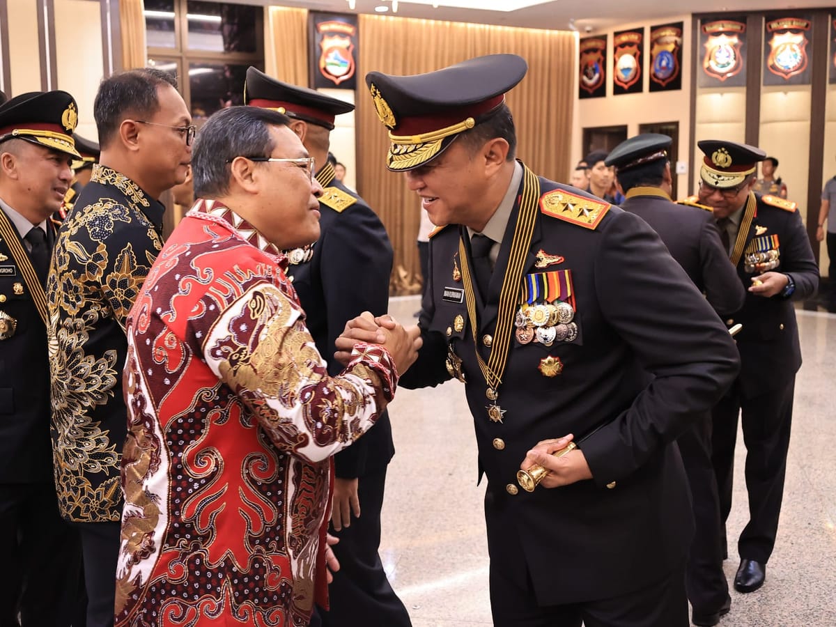 Bentuk Pengabdian Wujudkan Kamtibmas, Kapolda Kalteng Dianugerahi Bintang Bhayangkara Pratama