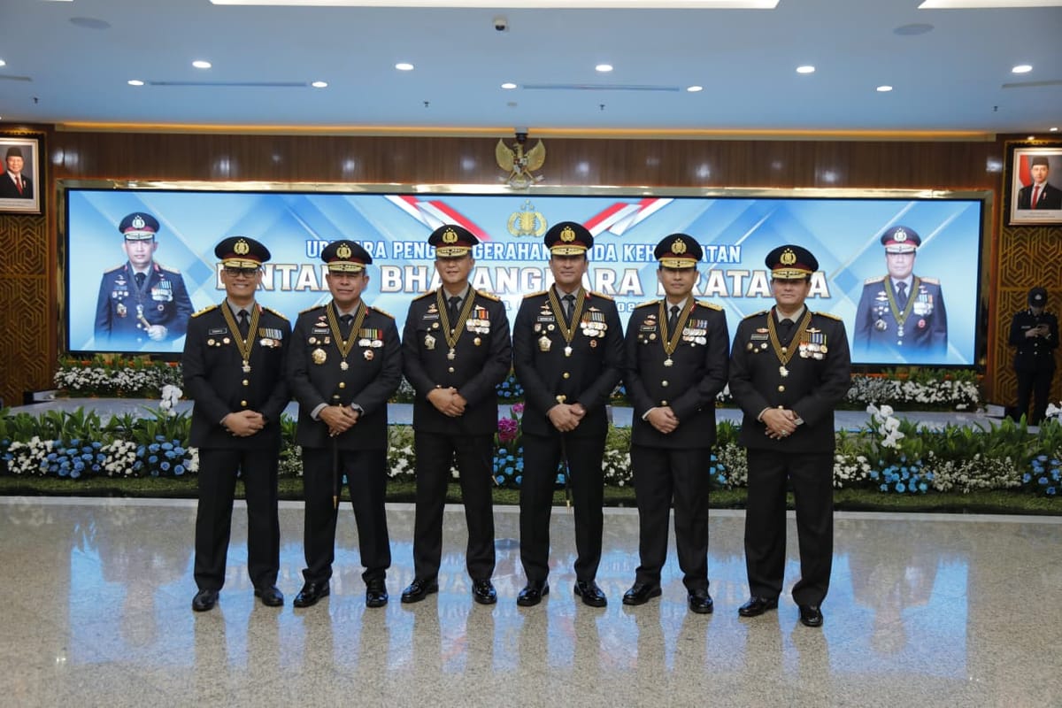 Dedikasi di Bidang Kamtibmas, Kapolda Kalteng Raih Penghargaan Bintang Bhayangkara Pratama