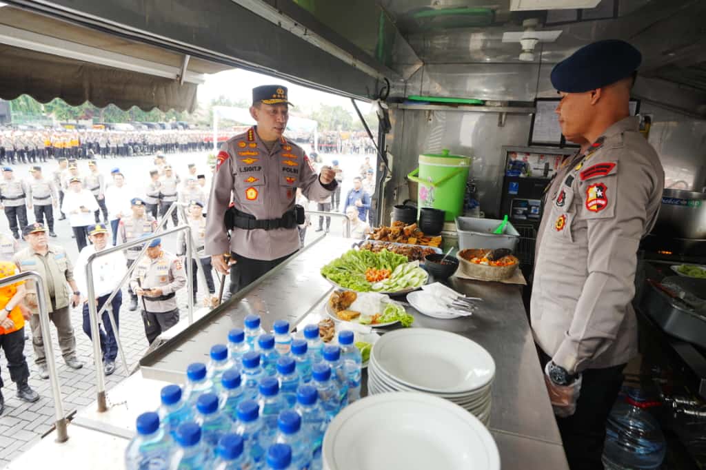 Kapolri Jenderal Sigit Cek Langsung Kesiapan Alat dan Personel Tanggap Bencana di Mako Brimob Depok