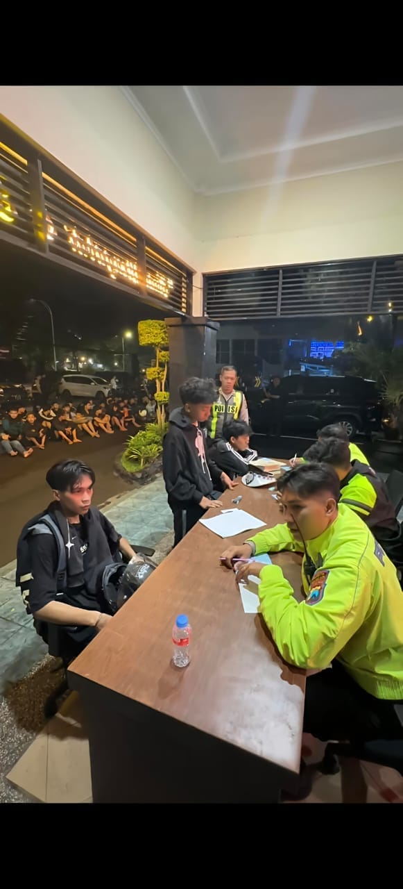 Kerumunan Dibubarkan, 111 Motor Diamankan dalam Patroli Blue Light Polresta Malang Kota