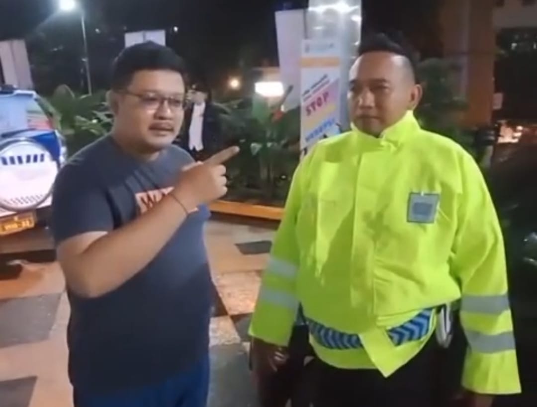 “Nyawa Nomor Satu” Aksi Cepat 2 Anggota Patwal Malang Kota Dipuji Warga Usai Selamatkan Istri Sakit