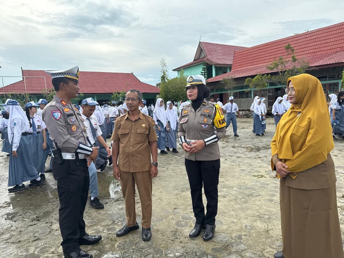 Pelajar SMA Negeri 3 Sampit Dapat Pembinaan Tertib Lalu Lintas dari Satlantas Polres Kotim