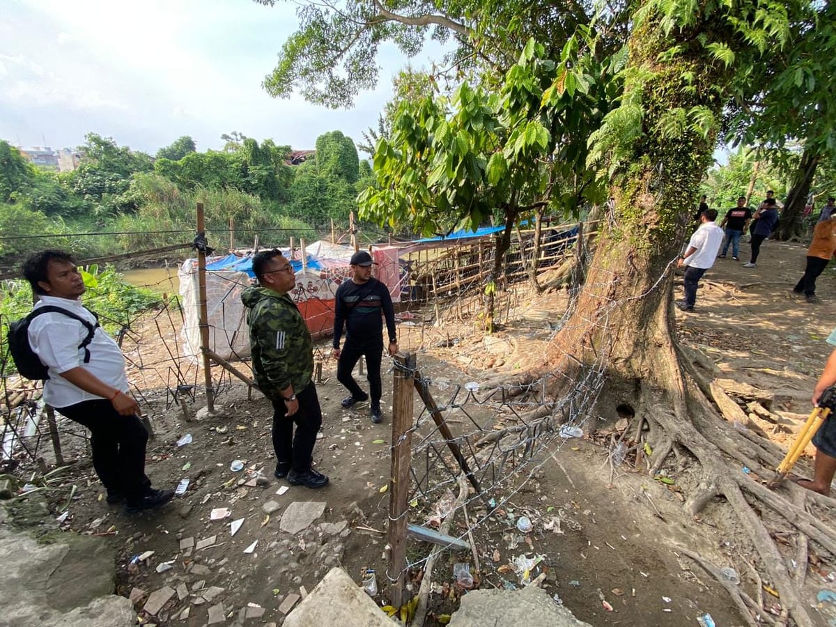 Penggerebekan Hebat di Medan, Satresnarkoba Bakar Barak & Tangkap Pengedar