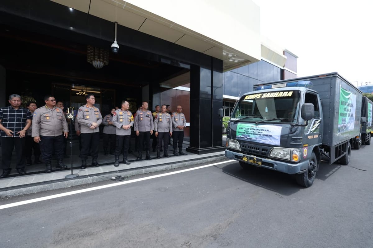 Polda Jatim Kirim Bantuan Kemanusiaan untuk Pengungsi Erupsi Semeru, Prioritaskan Balita dan Lansia