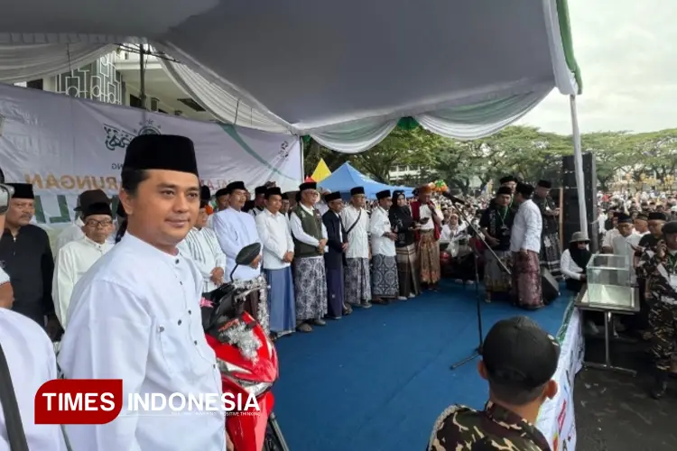 Santri Fun Walk #6 Warnai HSN Kota Malang dengan Tradisi Jalan Sehat Sarungan