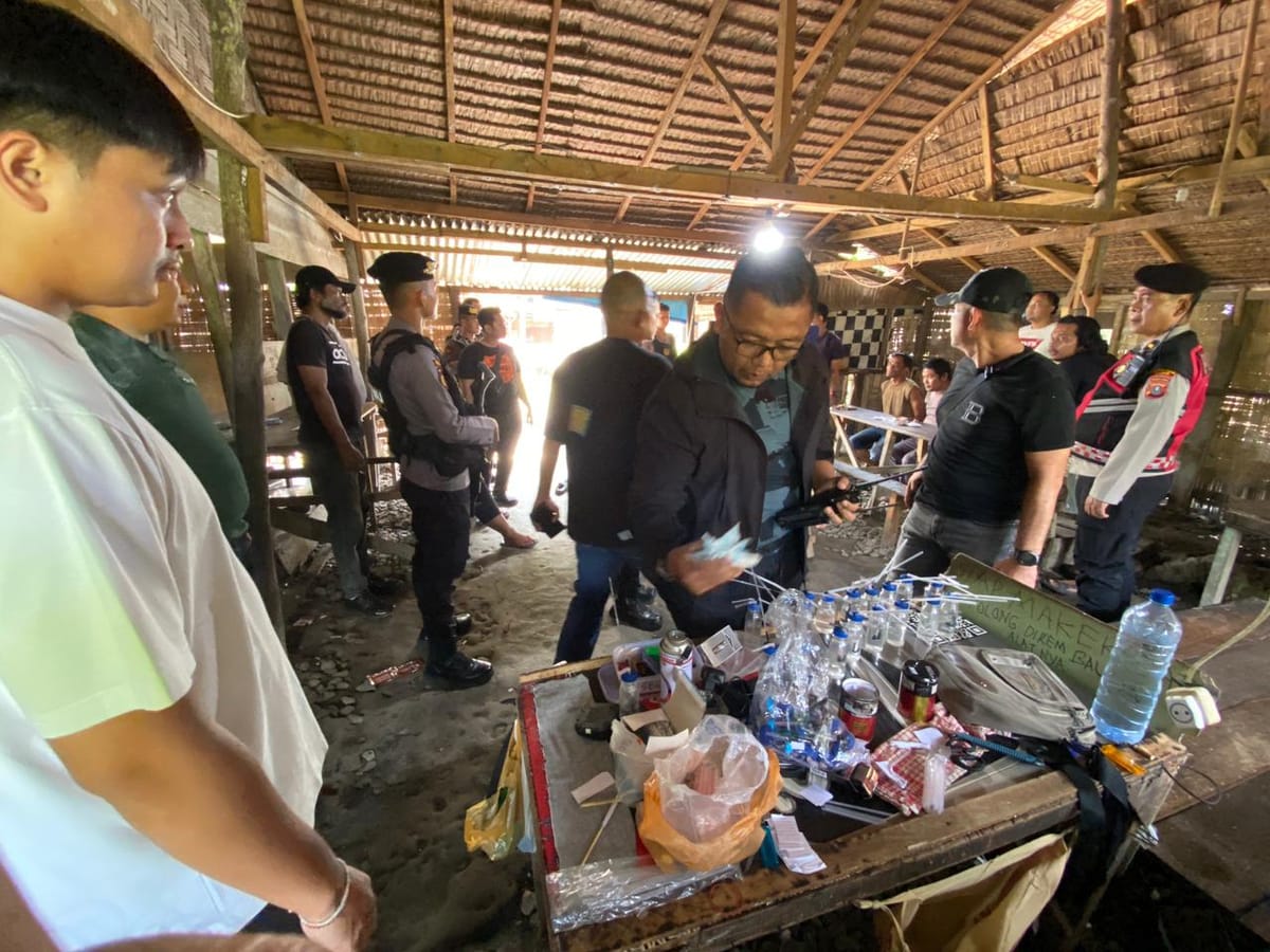 Sarang Narkoba di Serba Jadi Digerebek, Polrestabes Medan Amankan 3 Pelaku dan Puluhan Bong