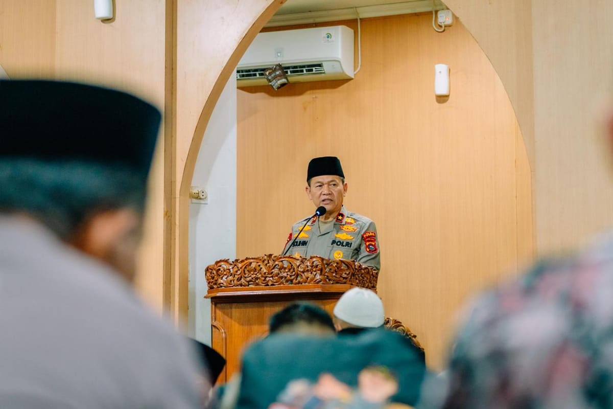 Sejuknya Fajar di Gunung Padang, Wakapolda Sumbar dan Jamaah Masjid Al-Iman Kompak Jalankan Gerakan Subuh Berjamaah