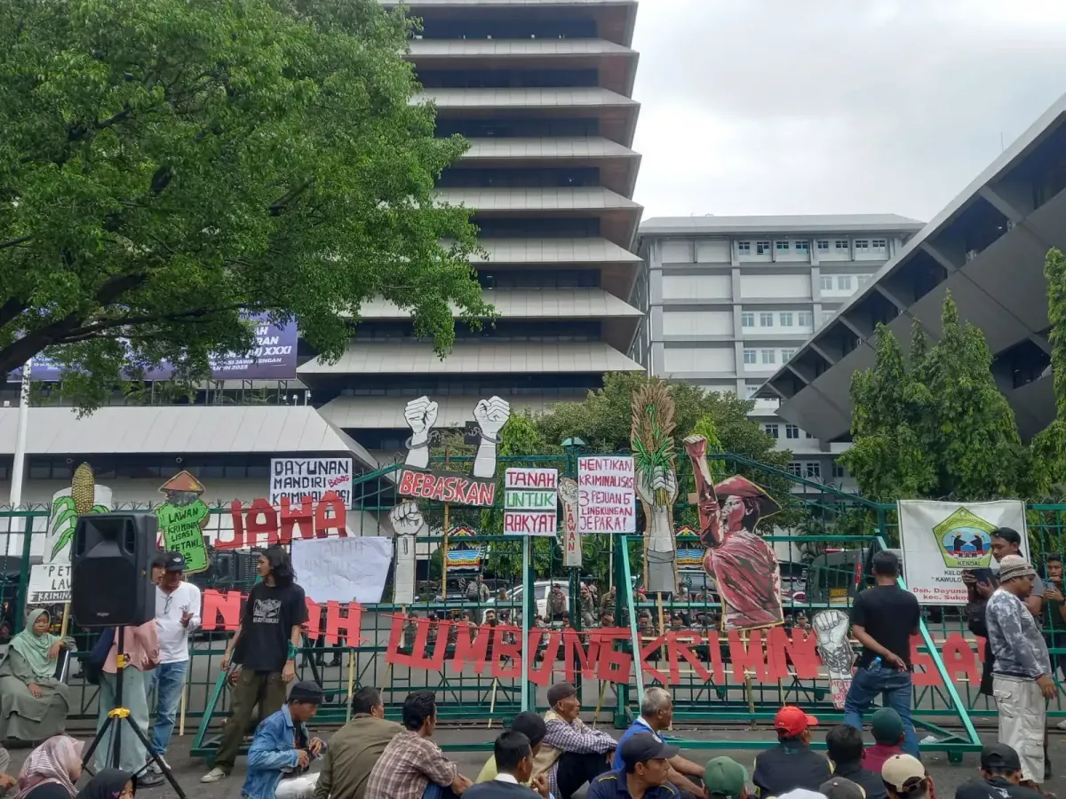 Sembilan Petani Terancam Pidana, Warga Datangi Polda Jateng