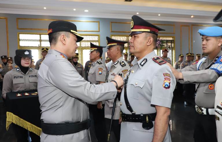Sertijab Pejabat Utama Polresta Malang Kota, Kombespol Nanang Tekankan Fokus Layanan Aduan Warga