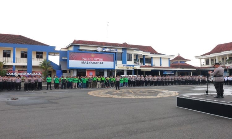 Sinergi dengan Komunitas Ojol, Kapolresta Cilacap Dorong Pelopor Keselamatan Berlalu Lintas