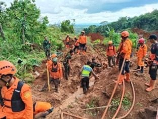 Update Longsor Cibeunying: Operasi SAR Diperkuat, Pelayanan Kesehatan dan Trauma Healing Dimaksimalkan