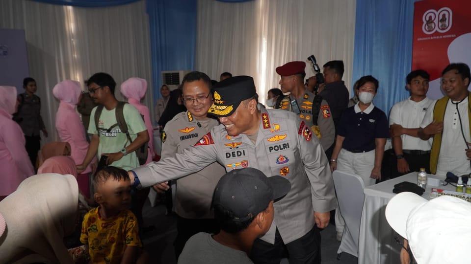 Wakapolri Tinjau Pembangunan SMA Kemala Taruna Bhayangkara dan Gelar Baksos di Bogor