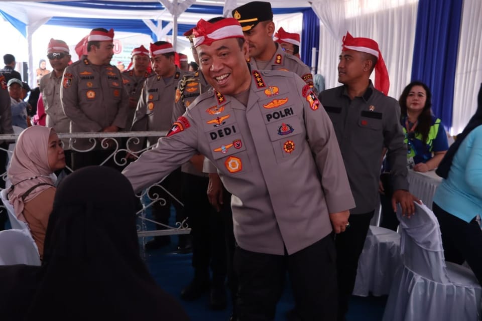 Bakti Sosial Alumni Akpol 90: Wujud Empati untuk Korban Bencana dan Pelestarian Alam