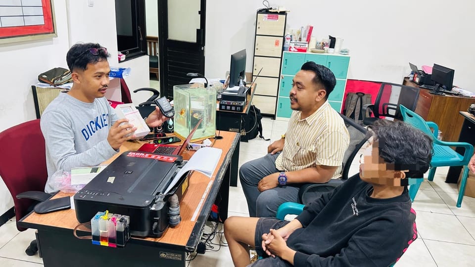 Bawa Sabu dan Tembakau Sintetis, Pemuda Kalibagor Diciduk Polisi
