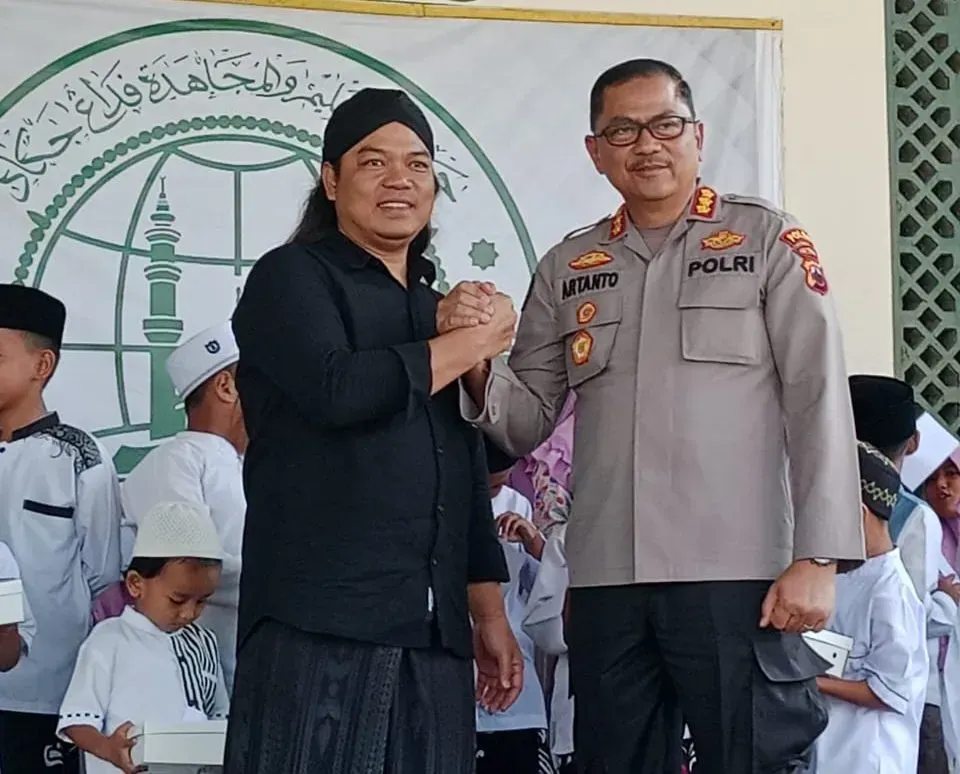 Jelang HUT ke-80 RI, Kabid Humas Polda Jateng Jalin Silaturahmi ke Ponpes Padang Jagad Semarang