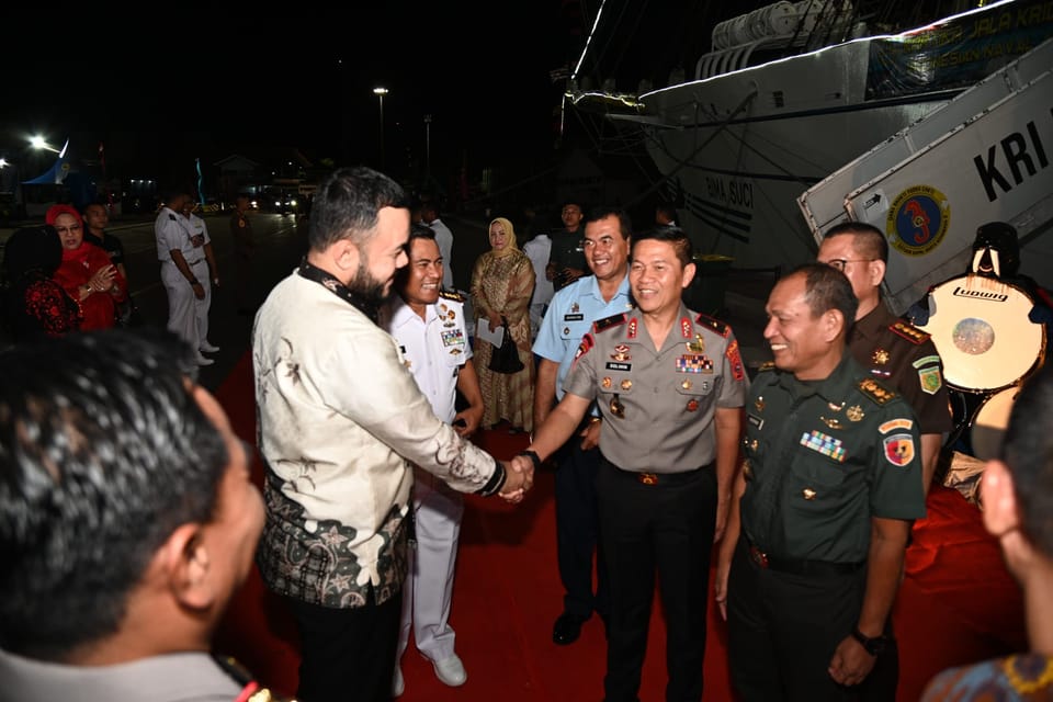 KRI Bima Suci: Malam Sinergitas Lintas Negara di Teluk Bayur