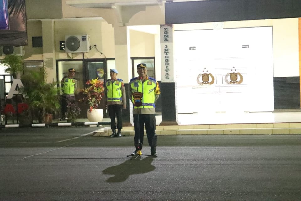 Kapolresta Cilacap Pimpin Apel Malam, Tegaskan Kesiapsiagaan Personel