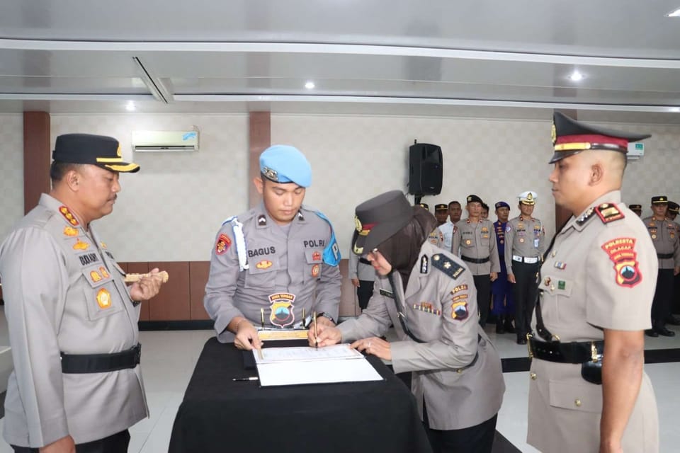 Kapolresta Cilacap Pimpin Sertijab Kasat Binmas dan Kapolsek Jajaran