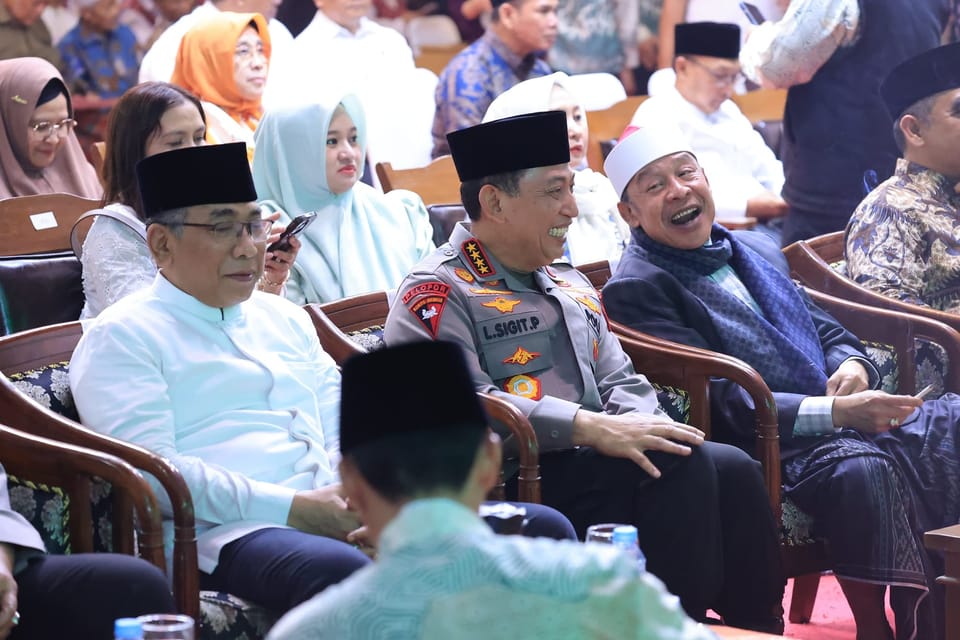 Kapolri Hadiri Haul di Ponpes Bubtet Cirebon, Tegaskan Sinergi Ulama dan Polri