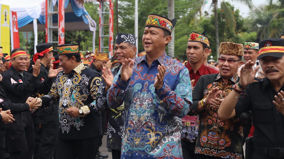 Perkuat Kearifan Lokal, Kapolda Kalteng Hadiri Pengukuhan BATAMAD dan Damang Kepala Adat
