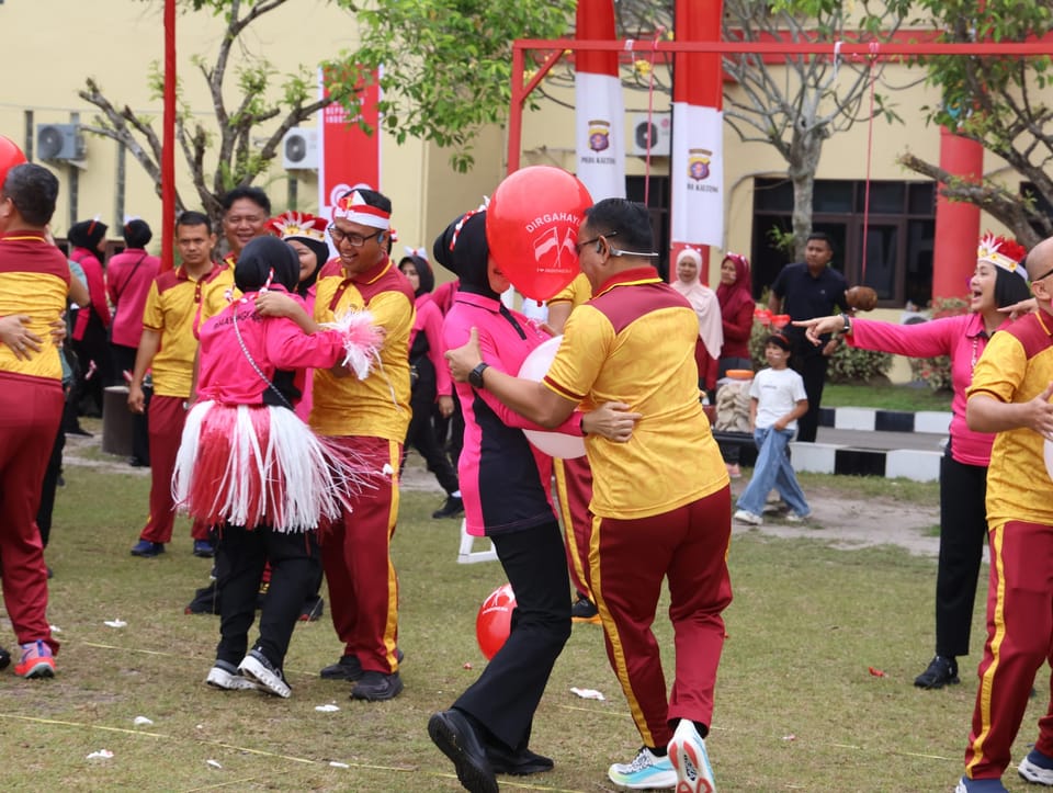 Polda Kalteng Meriahkan HUT RI ke-80 dengan Senam Bersama hingga Tarik Tambang