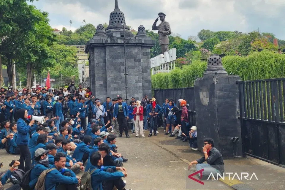 Polisi Lepaskan Puluhan Demonstran yang Diamankan di Semarang