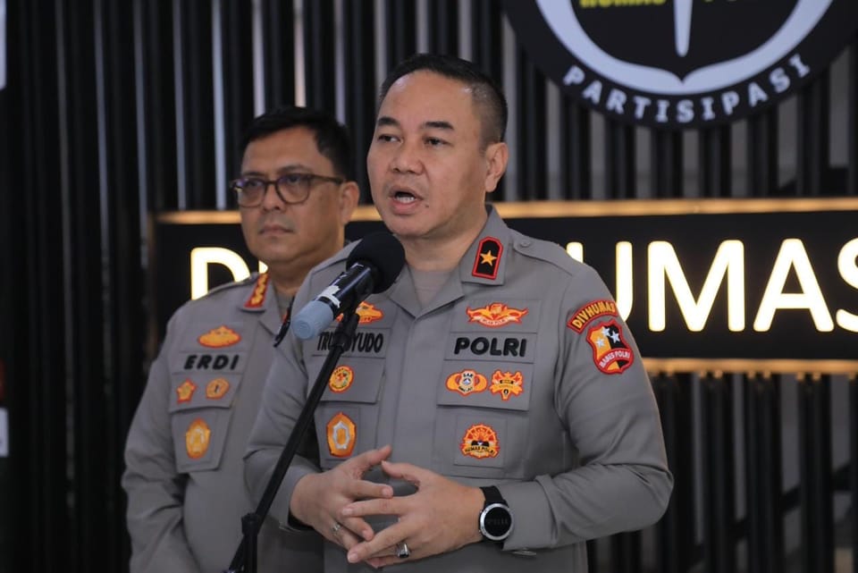 Polri Hadir di Tengah Masyarakat Lewat Kendaraan Hias di HUT RI ke-80