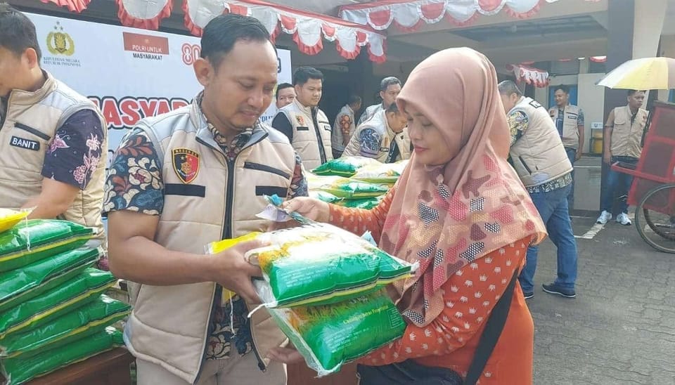 Satgas Pangan Polda Jateng Gelar Operasi Pasar, Warga Serbu Beras Murah
