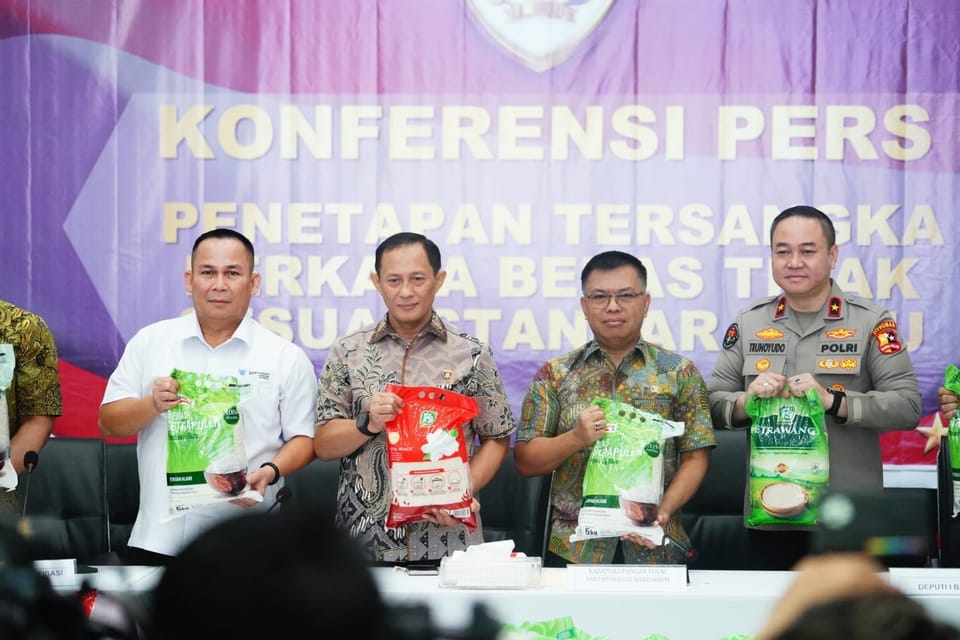 Satgas Pangan Sita 132 Ton Beras Oplosan dari Produksi PT Food Station