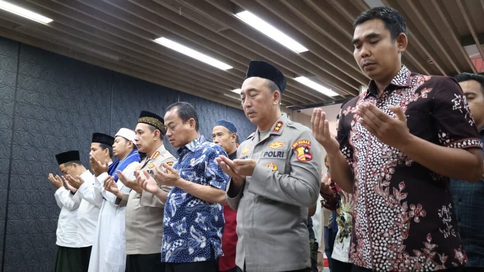 Sebagai Bentuk Duka, Divhumas Polri Laksanakan Shalat Gaib untuk Affan Kurniawan