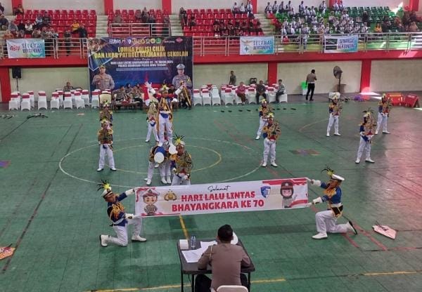Seru! Lomba Pocil dan PKS Polres Grobogan Hadirkan Barongan dan Aura Farming Pacu Jalur