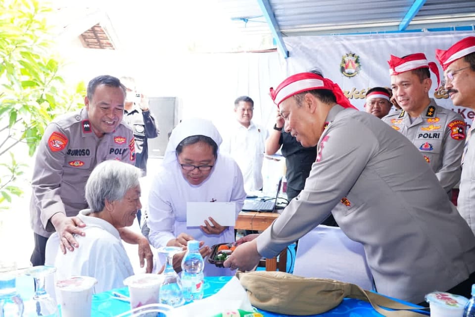 Wakapolri Beri Perhatian Khusus kepada Biarawati dan Lansia dalam Baksos Polsek Genuk