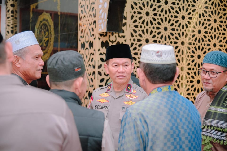 Wakapolda Sumbar Brigjen Pol Solihin Ajak Anggota dan Warga Padang Perkuat Iman Lewat Gerakan Subuh Berjemaah