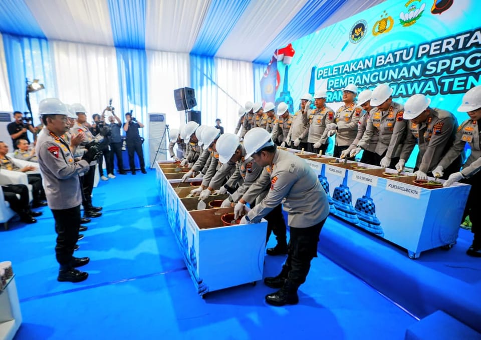Dukung Program MBG, Kapolri Resmikan 32 dan Groundbreaking 27 SPPG Polri di Jawa Tengah