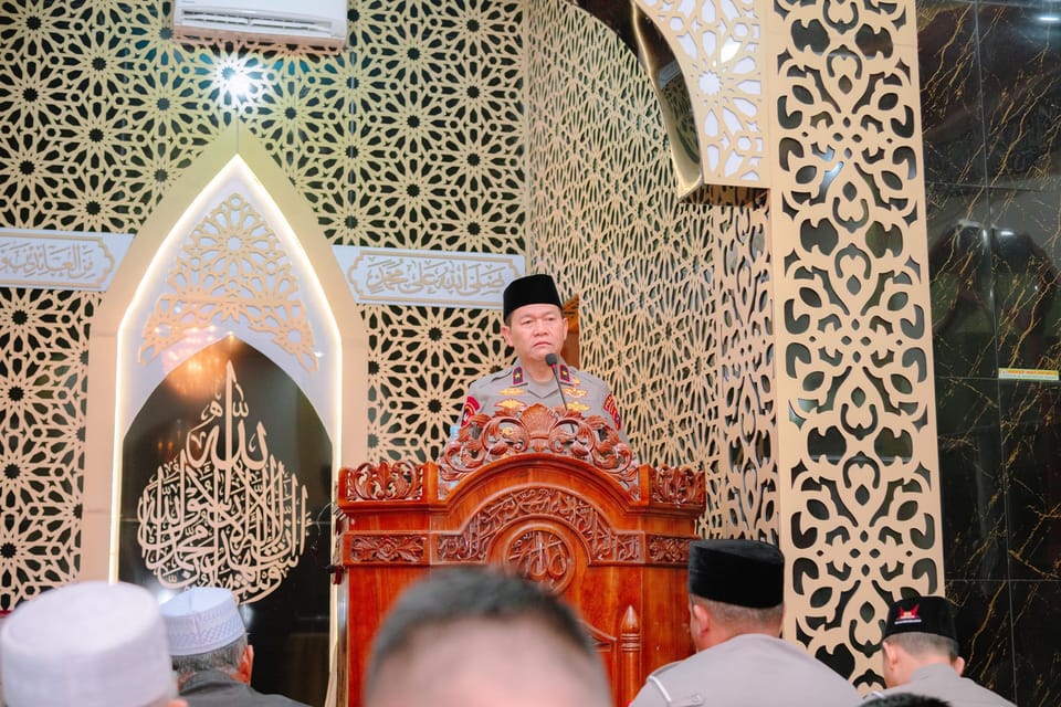 Gerakan Subuh Berjemaah di Masjid Al-Firdaus, Wakapolda Sumbar Bangun Kedekatan Polisi dan Warga