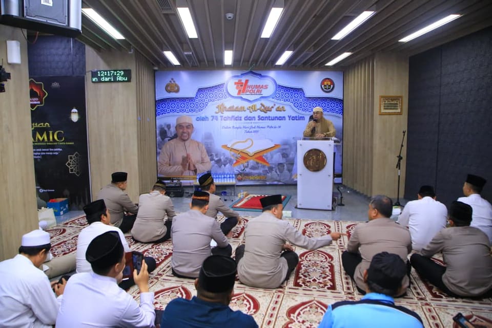 Humas Polri Berbagi Tali Asih untuk 100 Anak Yatim dalam Rangka HUT Ke-74