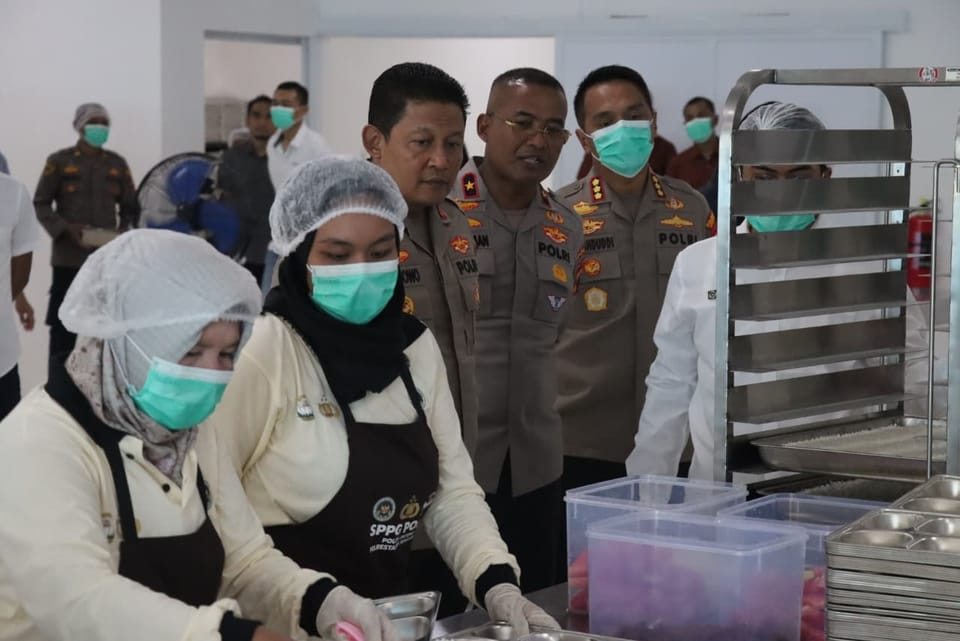 Kapolda Jateng Tinjau Fasilitas SPPG Polrestabes Semarang untuk Dukung Kesehatan Personel