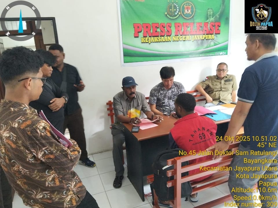 Personel Operasi Damai Cartenz Lakukan Tahap II Penyerahan Tersangka ke Kejaksaan Negeri Jayapura