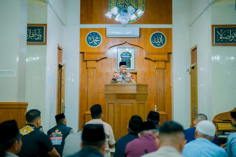 Subuh Berjamaah Jadi Sarana Wakapolda Sumbar Ajak Warga Jaga Keluarga dan Lingkungan
