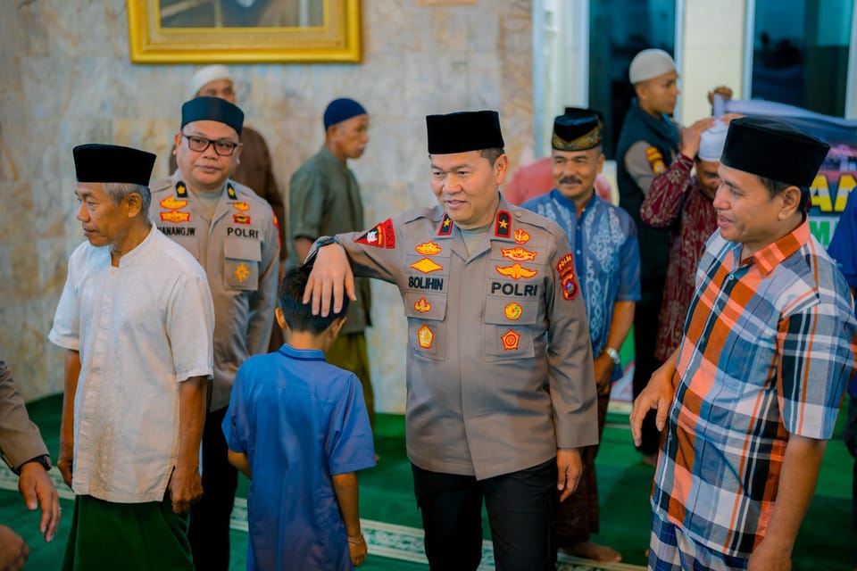 Dekat dengan Warga, Wakapolda Sumbar Ajak Jamaah Masjid Ukhuwah Jaga Keamanan dan Persaudaraan