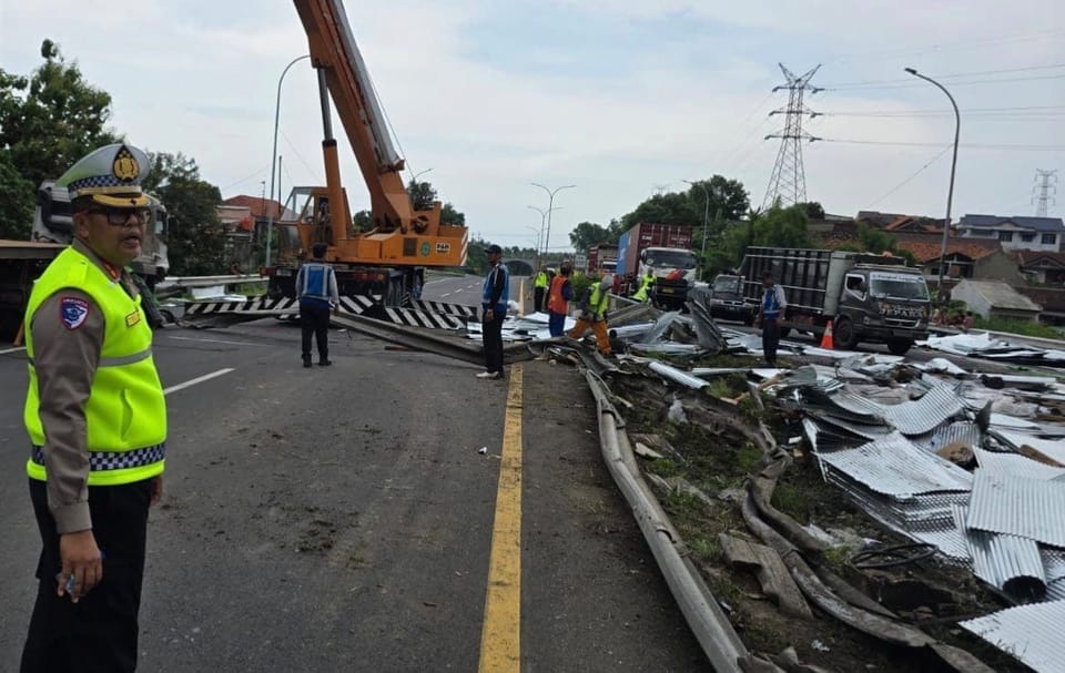 Kecelakaan Beruntun Terjadi di Tol Semarang, Dua Korban Meninggal