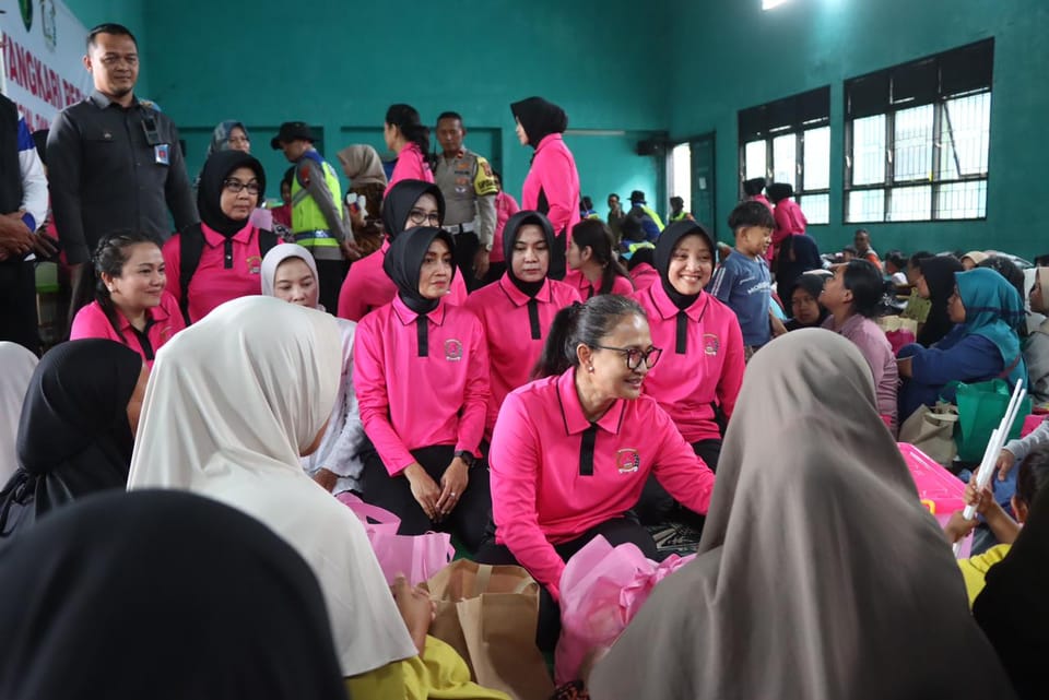 Ketum Bhayangkari Tinjau dan Apresiasi Layanan Trauma Healing bagi Korban Longsor Banjarnegara