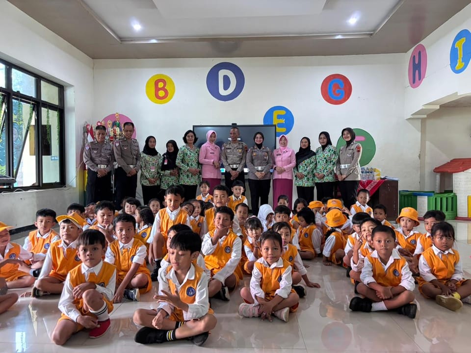 Operasi Zebra Candi 2025, Ditlantas Polda Jateng Edukasi Siswa Soal Tertib Berlalu Lintas
