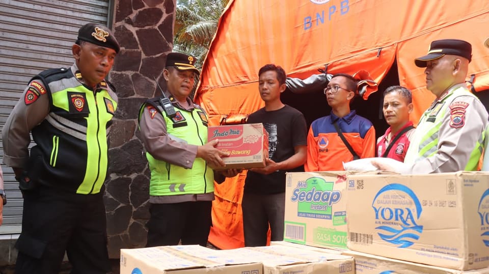 Respons Cepat Polres Purbalingga: Evakuasi Barang Warga, Layanan Medis, dan Bansos