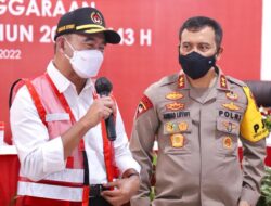Kakorlantas Polri Dampingi Menhub dan Menko PMK Tinjau Pengamanan Mudik di GT Kalikangkung