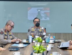 Polri Gelar Lomba Menembak Bersama Pati TNI-Polri dengan Insan Pers Sambut Hari Bhayangkara Ke-76