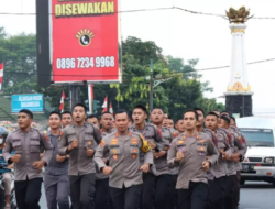 Kapolres Banjarnegara Lari Keliling Kota Bareng Dua Pleton Anggota Polisi